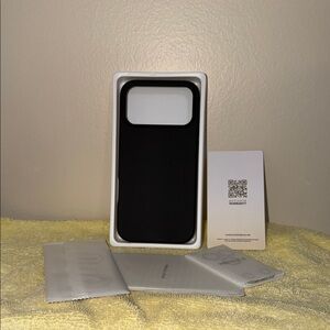 Black Gonez iPhone 17 Pro Max case w/screen protector and camera lens protector